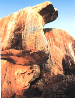 sigiriya2.jpg (24497 bytes)